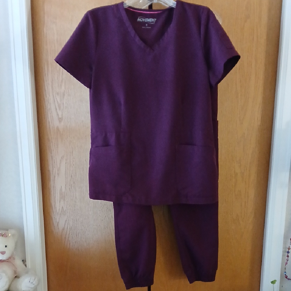 Movement Scrub Set, Burgundy, Size Small